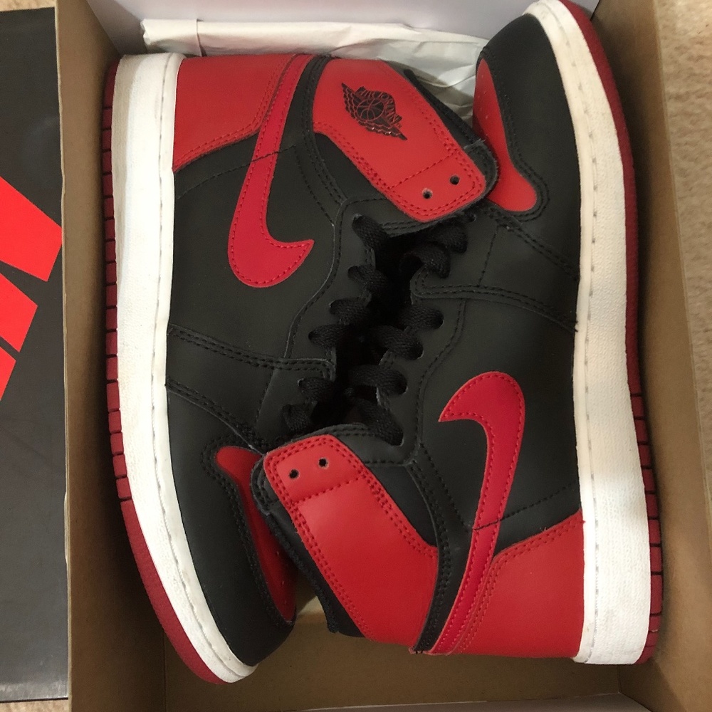 Air Jordan 1 Retro High OG 'Banned' 2016